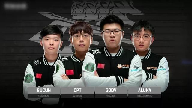 塞鸟出任锋 塞鸟出任锋