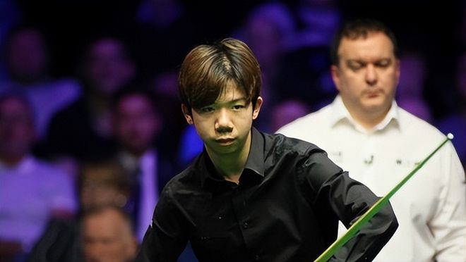 熟悉篮球的 熟悉篮球的