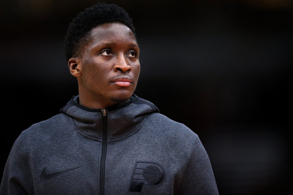 她需要一个 她需要一个